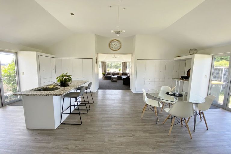 Photo of property in 70 Grays Road, Yaldhurst, Christchurch, 8042