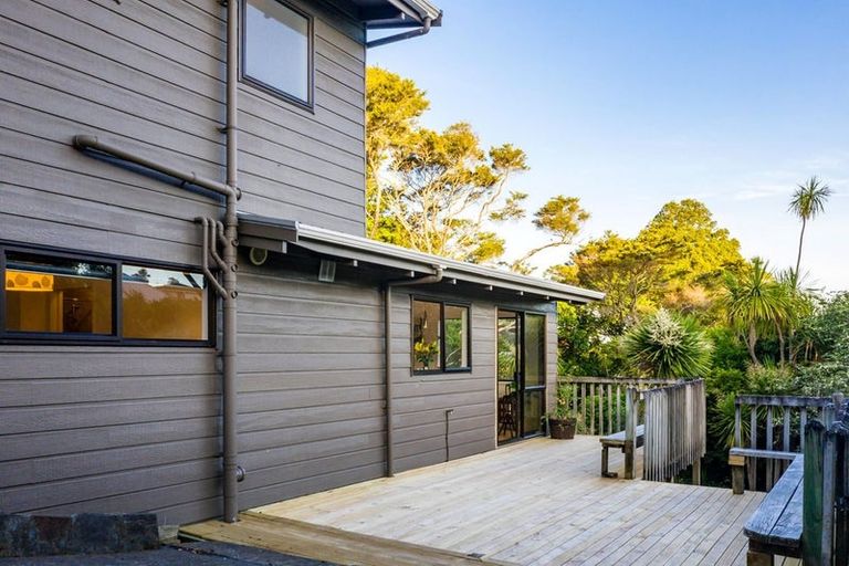 Photo of property in 2/104 Ocean View Road, Northcote, Auckland, 0627