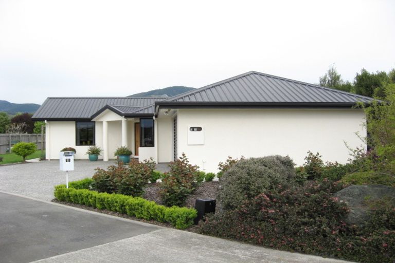 Photo of property in 30 Hoult Crescent, Monaco, Nelson, 7011