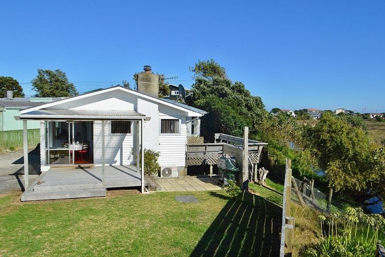 Photo of property in 2b Mahoe Street, Otaki Beach, Otaki, 5512