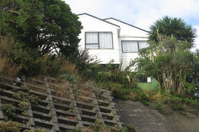 Photo of property in 3/6 Robertson Street, Owhiro Bay, Wellington, 6023