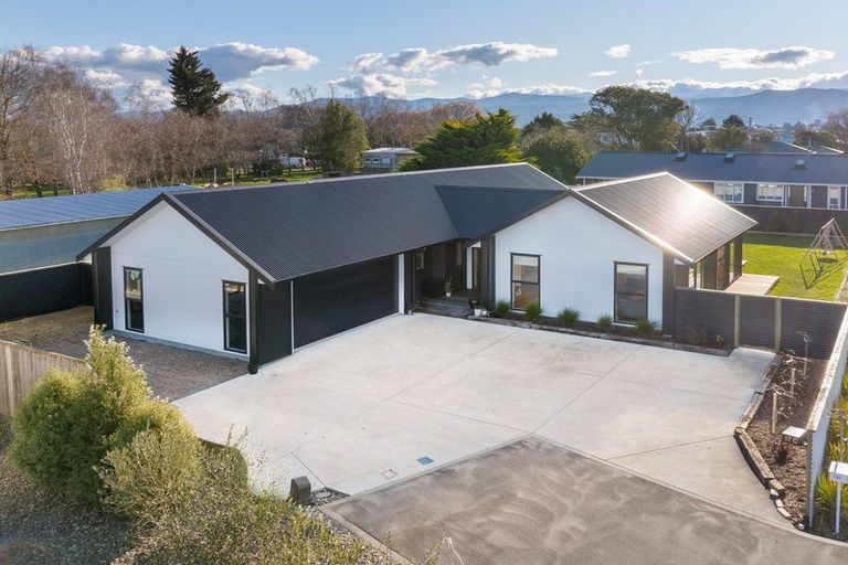 Photo of property in 17c Madison Street, Carterton, 5713