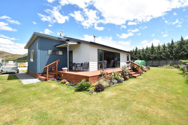 Photo of property in 17 Cirrus Place, Omarama, 9412