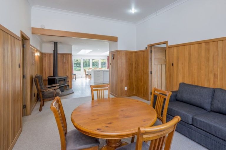 Photo of property in 72 Avenue North Road, Levin, 5510