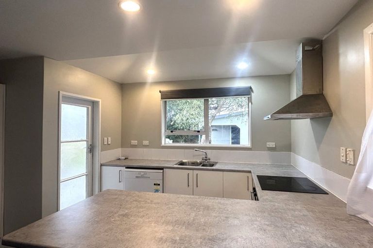 Photo of property in 73 Martin Road, Paraparaumu Beach, Paraparaumu, 5032