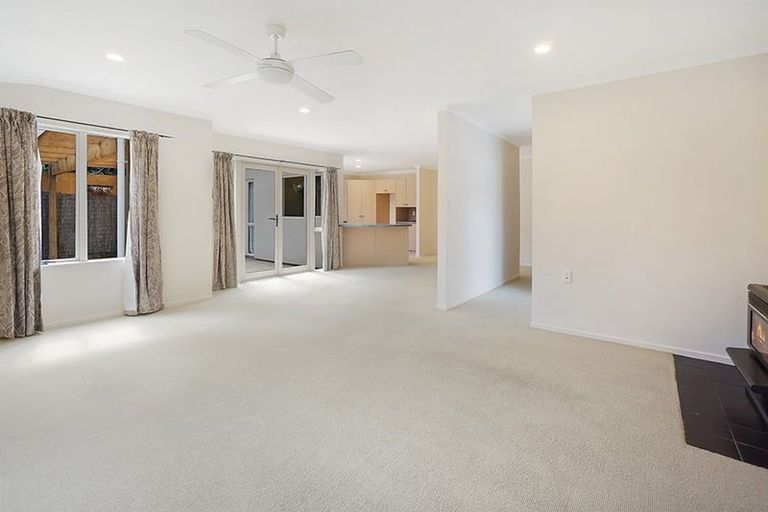 Photo of property in 33a Baird Street, Howick, Auckland, 2014