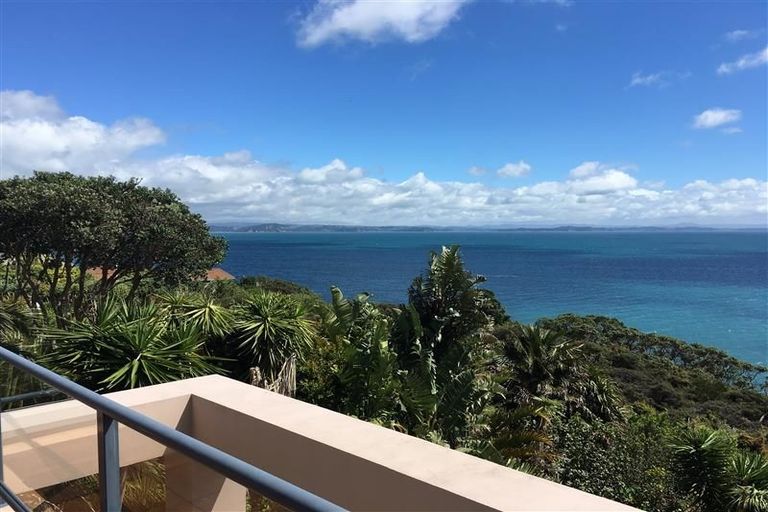 Photo of property in 102 Pacific Parade, Army Bay, Whangaparaoa, 0930