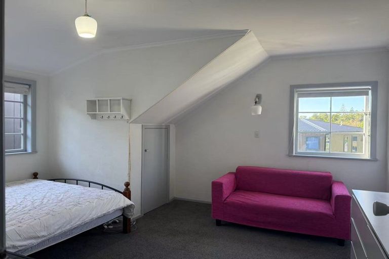 Photo of property in 50 Peter Terrace, Castor Bay, Auckland, 0620