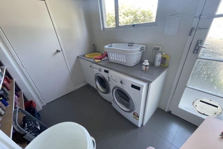 Photo of property in 337 East Coast Road, Mairangi Bay, Auckland, 0630