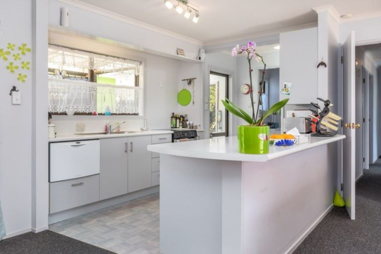 Photo of property in 8 Harbour Crest Drive, Waiuku, 2123