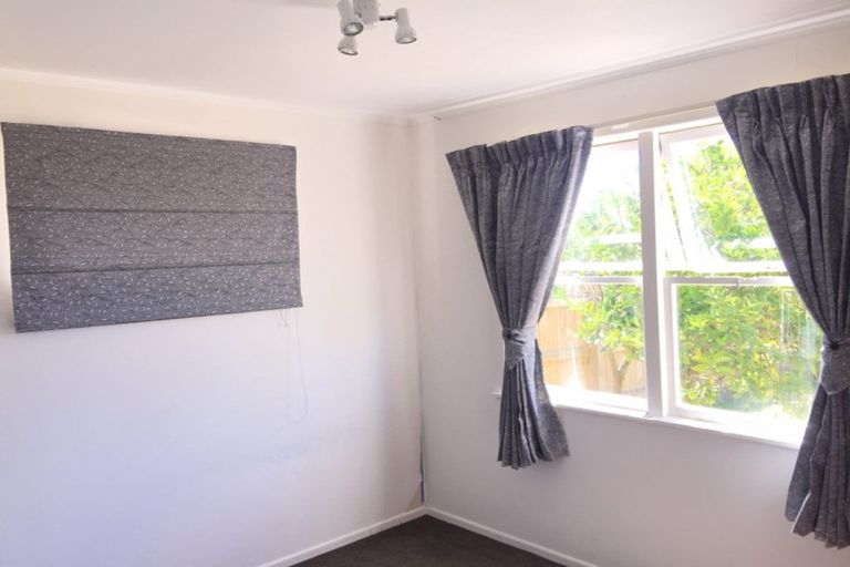 Photo of property in 19 Woodvale Road, Glen Eden, Auckland, 0602