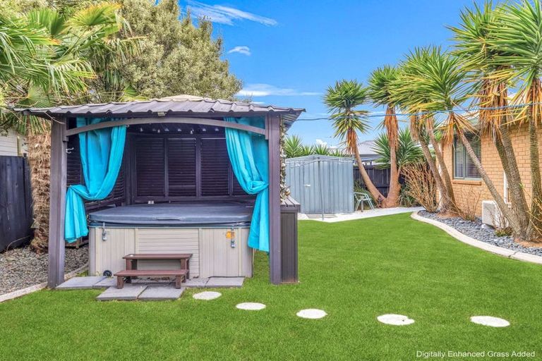 Photo of property in 16 Antrim Place, Nawton, Hamilton, 3200