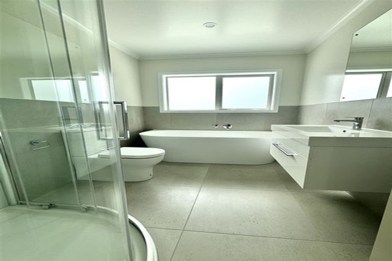 Photo of property in 31 Farnworth Terrace, Churton Park, Wellington, 6037