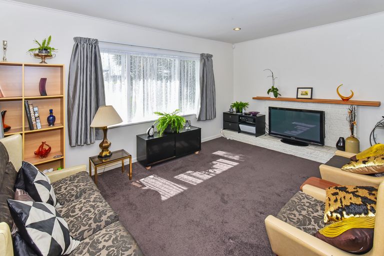 Photo of property in 5a Scotts Road, Manurewa East, Auckland, 2102