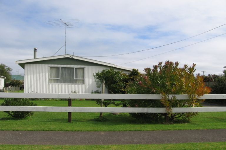 Photo of property in 35 West Crescent, Te Puru, Thames, 3575