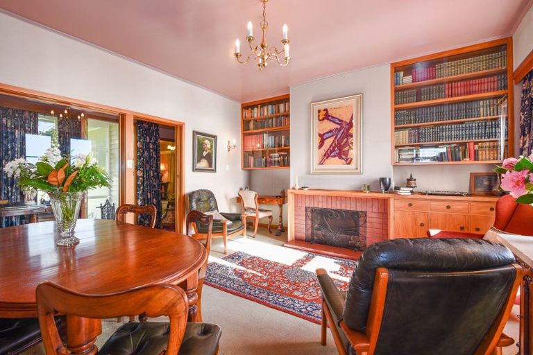Photo of property in 18 Vista Place, Kawaha Point, Rotorua, 3010