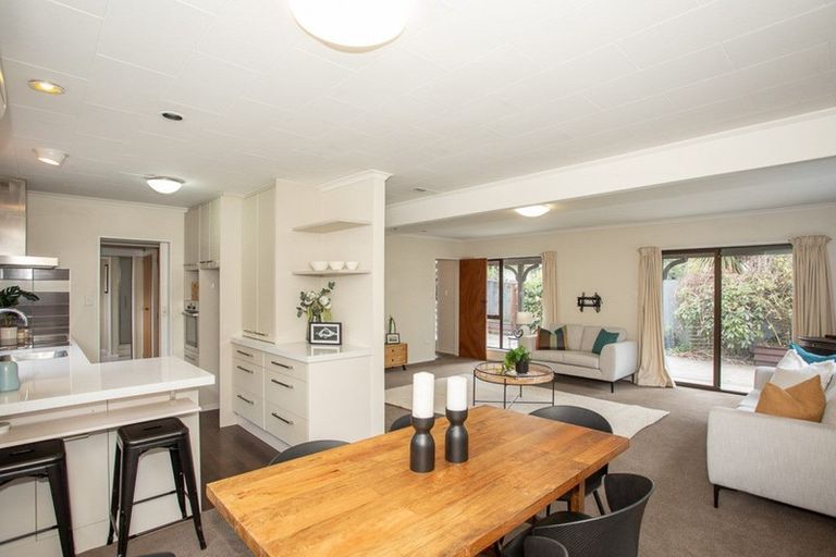 Photo of property in 16 Sawtell Place, Northcote, Christchurch, 8052