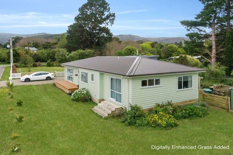 Photo of property in 1 Ataahua Place, Featherston, 5710