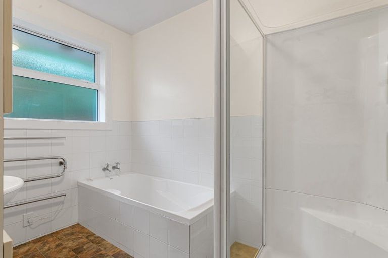 Photo of property in 142 Ilam Road, Ilam, Christchurch, 8041