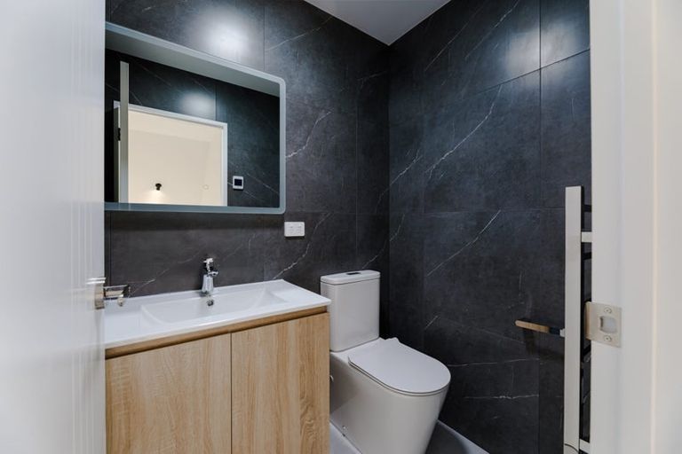 Photo of property in 8/7 Brookfield Road, Te Atatu Peninsula, Auckland, 0610