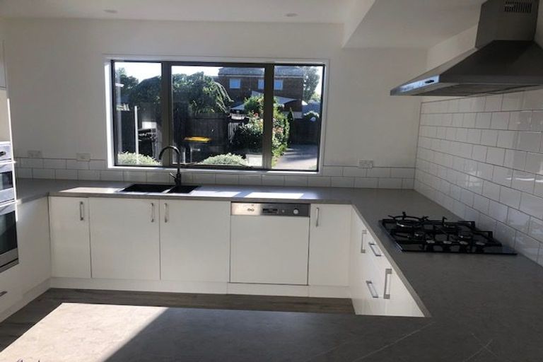 Photo of property in 130 Wairakei Road, Bryndwr, Christchurch, 8053