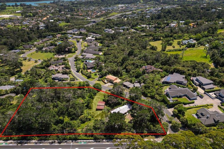 Photo of property in 114 Upper Drive, Greenhithe, Auckland, 0632