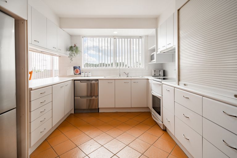 Photo of property in 23 Tanoa Place, Glendene, Auckland, 0602