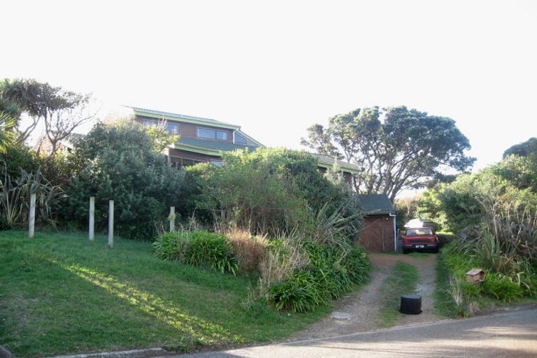 Photo of property in 2 Wright Street, Titahi Bay, Porirua, 5022