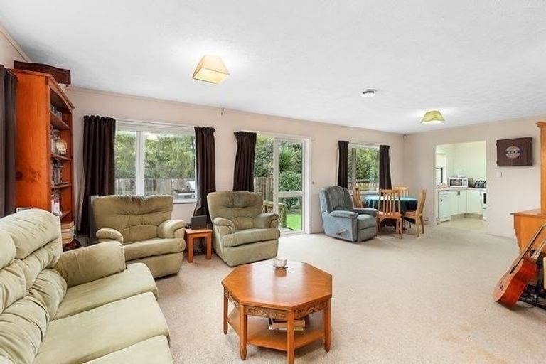 Photo of property in 304a Main Road, Tawa, Wellington, 5028