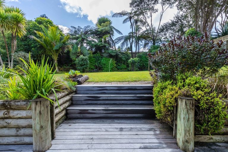 Photo of property in 143 Woodlands Park Road, Titirangi, Auckland, 0604