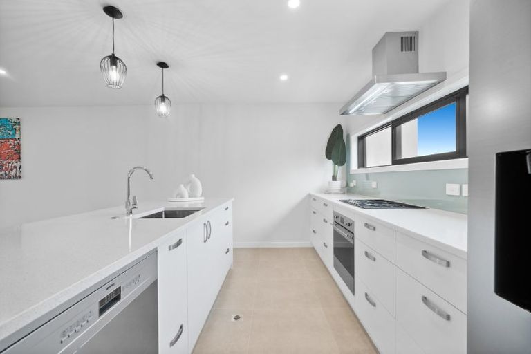 Photo of property in 15 Nanda Way, Khandallah, 6035