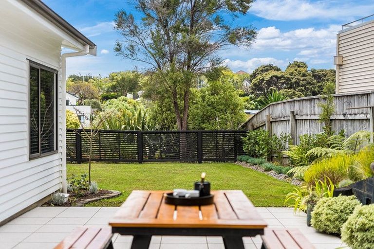 Photo of property in 37 Navigation Drive, Whitby, Porirua, 5024