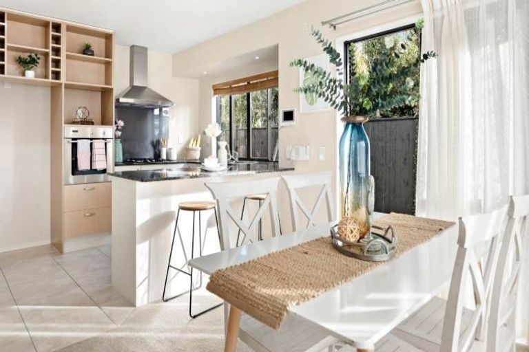 Photo of property in 3 Dunoon Close, Flat Bush, Auckland, 2016