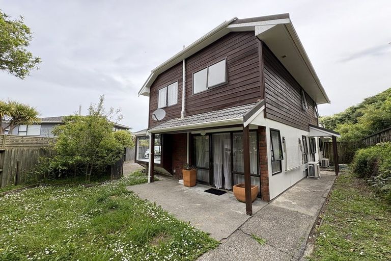 Photo of property in 6 Flinders Place, Johnsonville, Wellington, 6037
