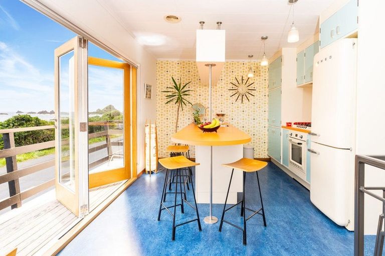 Photo of property in 158 The Esplanade, Houghton Bay, Wellington, 6023