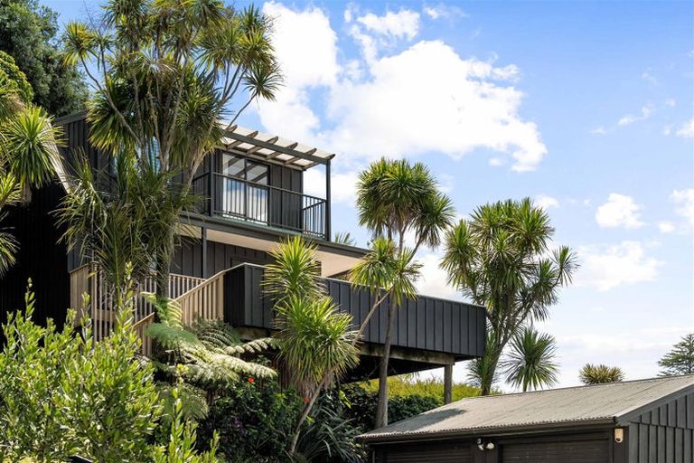Photo of property in 111 Waireka Place, Whangamata, 3620
