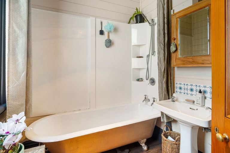 Photo of property in 36 Cuffs Road, Wainoni, Christchurch, 8061