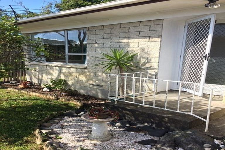 Photo of property in 2/18 Mirrabooka Avenue, Botany Downs, Auckland, 2010