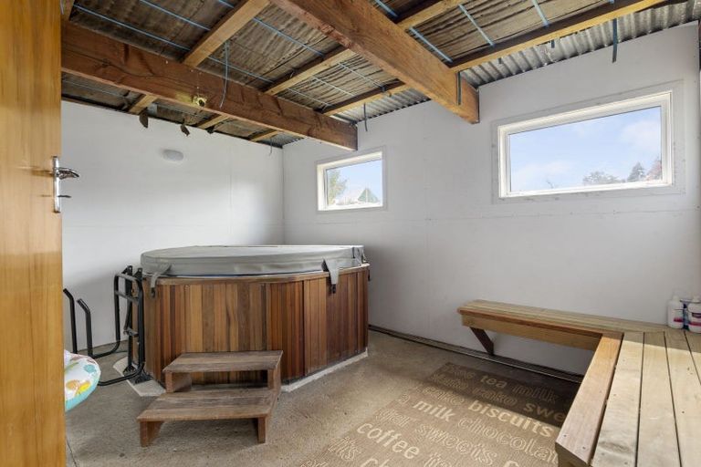 Photo of property in 6 Kahikatea Street, Inglewood, 4330