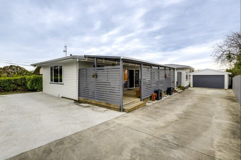 Photo of property in 64 Middle Road, Havelock North, 4130