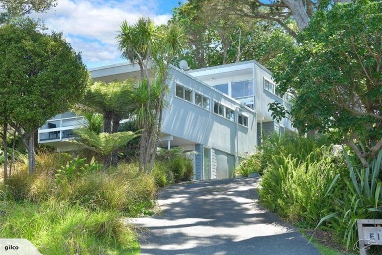 Photo of property in 2/8 Rewi Street, Torbay, Auckland, 0630