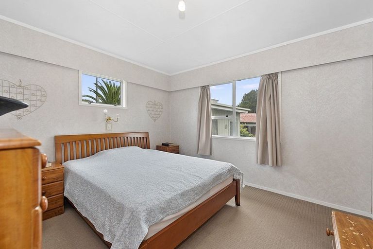 Photo of property in 72 Kahikatea Drive, Melville, Hamilton, 3206
