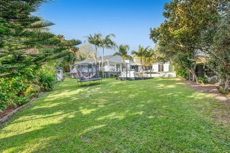 Photo of property in 61 Brian Crescent, Stanmore Bay, Whangaparaoa, 0932