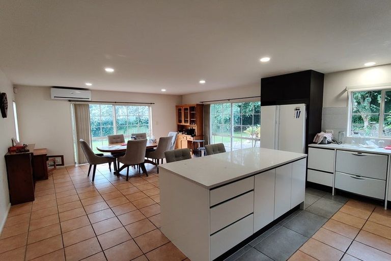 Photo of property in 22 Anaheim Boulevard, Shamrock Park, Auckland, 2016