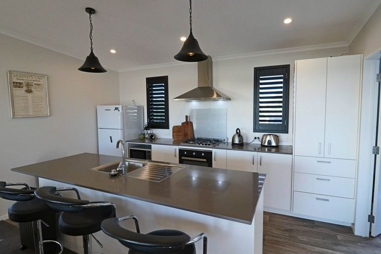 Photo of property in 6 Arataki Grove, Waitarere Beach, Levin, 5510