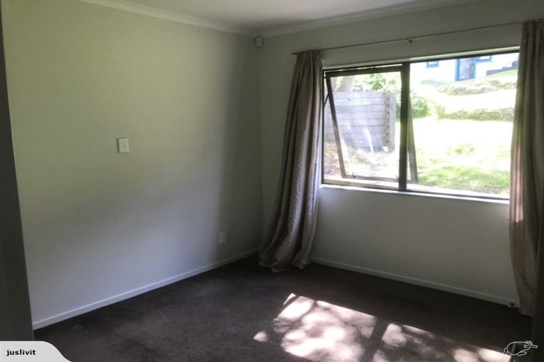 Photo of property in 17a Raumati Terrace, Khandallah, Wellington, 6035