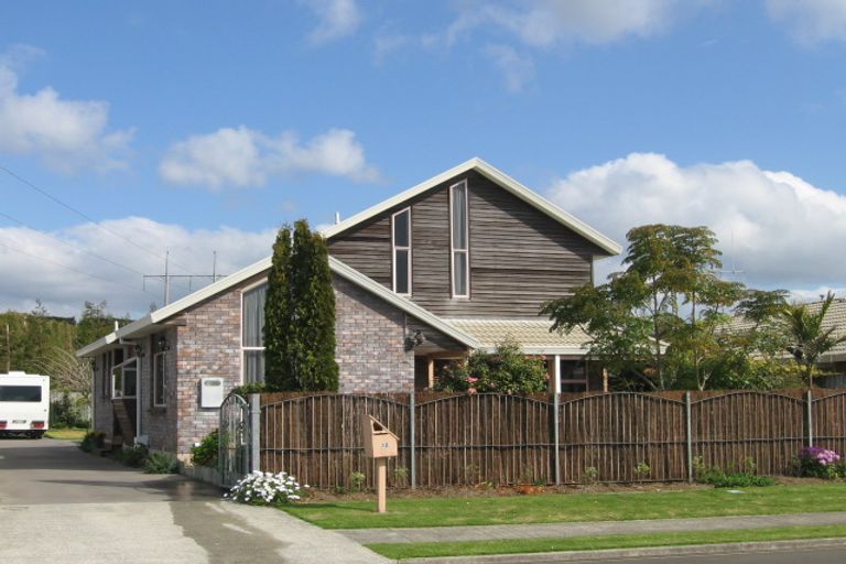 Photo of property in 22 Bayfair Drive, Mount Maunganui, 3116
