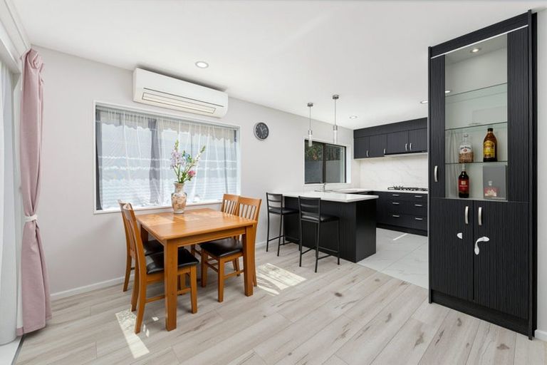 Photo of property in 93 Waitaki Street, Henderson, Auckland, 0612