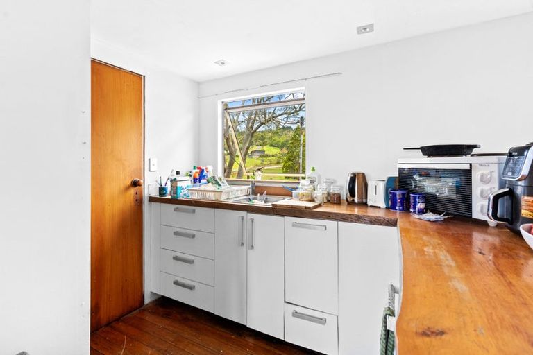 Photo of property in 142 Massey Road, Waipu, 0582