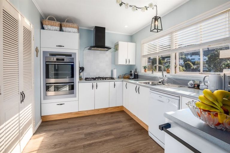 Photo of property in 12 Balliol Drive, Tawa, Wellington, 5028